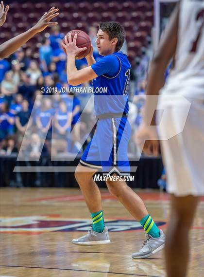 Thumbnail 2 in Academy of Science and Innovation vs. Old Lyme (CIAC D5 Final) photogallery.