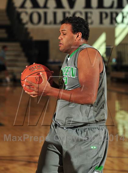 Thumbnail 3 in Downey vs. Green Valley (MaxPreps Holiday Classic) photogallery.