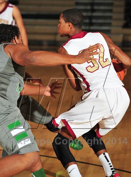 Thumbnail 1 in Downey vs. Green Valley (MaxPreps Holiday Classic) photogallery.