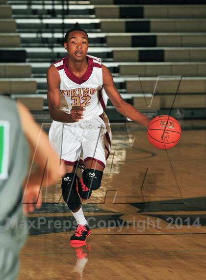 Thumbnail 1 in Downey vs. Green Valley (MaxPreps Holiday Classic) photogallery.