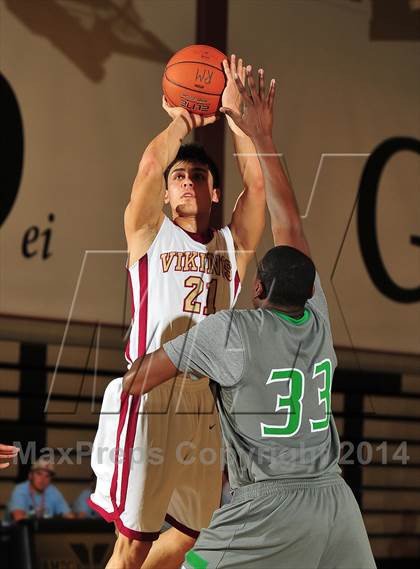 Thumbnail 3 in Downey vs. Green Valley (MaxPreps Holiday Classic) photogallery.