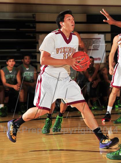 Thumbnail 2 in Downey vs. Green Valley (MaxPreps Holiday Classic) photogallery.
