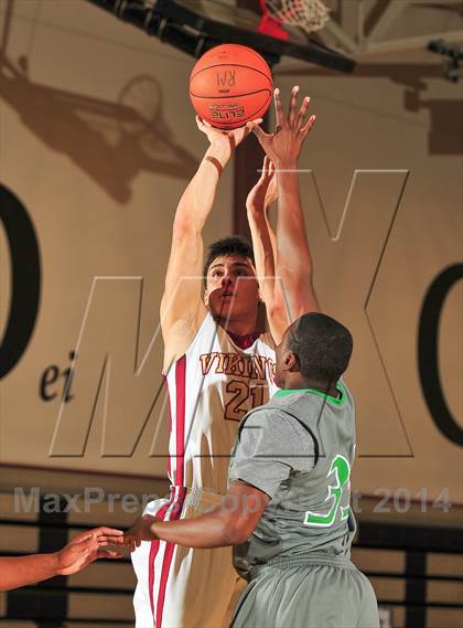 Thumbnail 1 in Downey vs. Green Valley (MaxPreps Holiday Classic) photogallery.