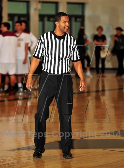 Thumbnail 1 in Downey vs. Green Valley (MaxPreps Holiday Classic) photogallery.
