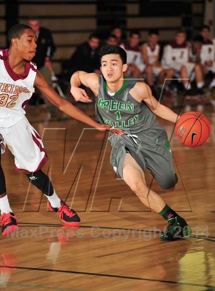 Thumbnail 2 in Downey vs. Green Valley (MaxPreps Holiday Classic) photogallery.