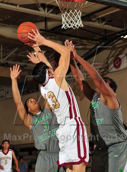 Thumbnail 1 in Downey vs. Green Valley (MaxPreps Holiday Classic) photogallery.