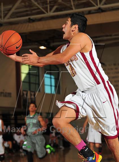 Thumbnail 1 in Downey vs. Green Valley (MaxPreps Holiday Classic) photogallery.