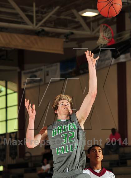 Thumbnail 3 in Downey vs. Green Valley (MaxPreps Holiday Classic) photogallery.