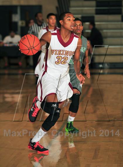 Thumbnail 3 in Downey vs. Green Valley (MaxPreps Holiday Classic) photogallery.