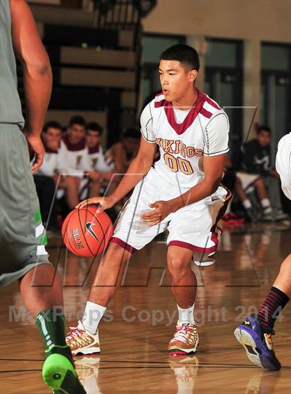 Thumbnail 1 in Downey vs. Green Valley (MaxPreps Holiday Classic) photogallery.