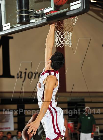Thumbnail 2 in Downey vs. Green Valley (MaxPreps Holiday Classic) photogallery.