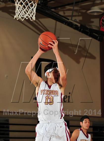 Thumbnail 2 in Downey vs. Green Valley (MaxPreps Holiday Classic) photogallery.