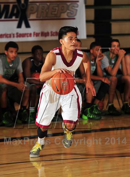 Thumbnail 3 in Downey vs. Green Valley (MaxPreps Holiday Classic) photogallery.