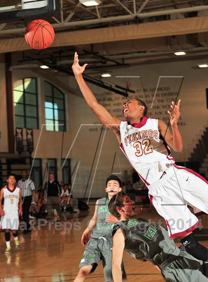 Thumbnail 2 in Downey vs. Green Valley (MaxPreps Holiday Classic) photogallery.