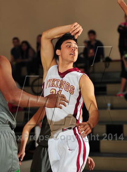 Thumbnail 2 in Downey vs. Green Valley (MaxPreps Holiday Classic) photogallery.
