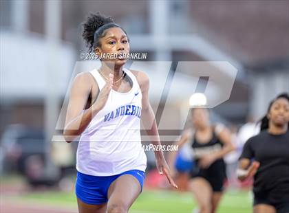 Thumbnail 1 in E.D. White(Catholic Relays) photogallery.