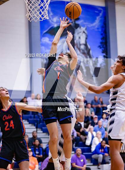 Thumbnail 1 in Grand Oaks vs College Park photogallery.