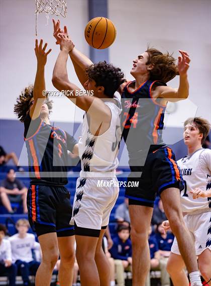 Thumbnail 2 in Grand Oaks vs College Park photogallery.