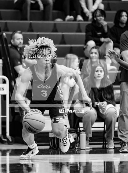 Thumbnail 2 in Grand Oaks vs College Park photogallery.