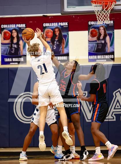 Thumbnail 1 in Grand Oaks vs College Park photogallery.