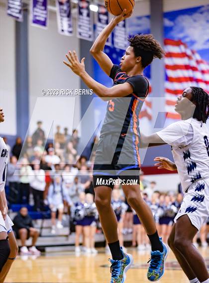 Thumbnail 3 in Grand Oaks vs College Park photogallery.