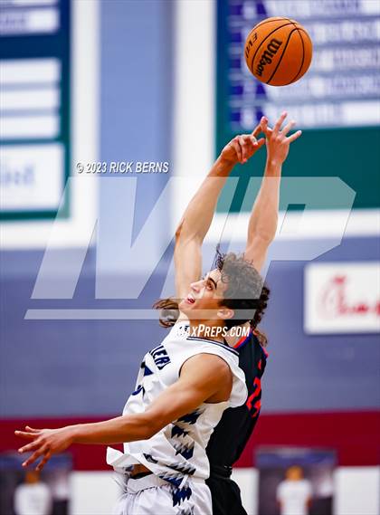 Thumbnail 2 in Grand Oaks vs College Park photogallery.