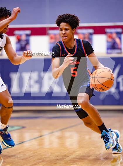 Thumbnail 3 in Grand Oaks vs College Park photogallery.