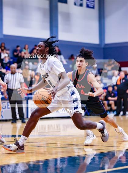 Thumbnail 3 in Grand Oaks vs College Park photogallery.
