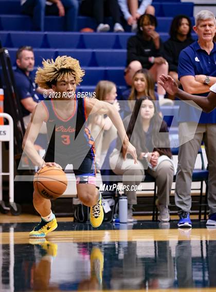 Thumbnail 1 in Grand Oaks vs College Park photogallery.