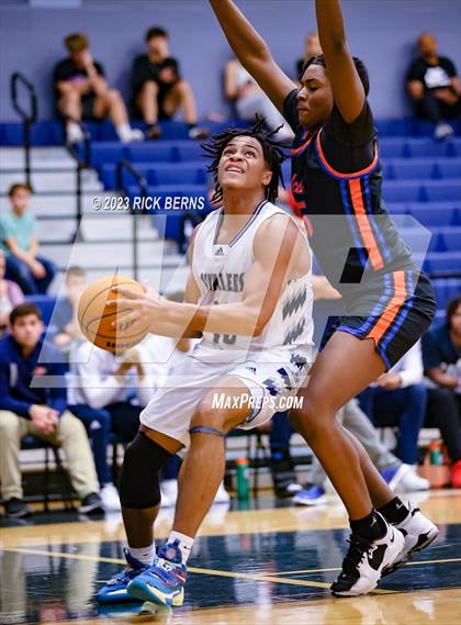 Thumbnail 1 in Grand Oaks vs College Park photogallery.