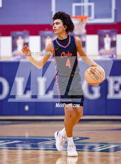 Thumbnail 3 in Grand Oaks vs College Park photogallery.