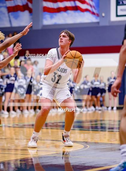 Thumbnail 2 in Grand Oaks vs College Park photogallery.