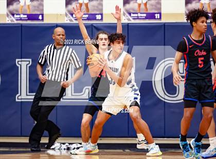 Thumbnail 1 in Grand Oaks vs College Park photogallery.