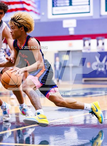 Thumbnail 1 in Grand Oaks vs College Park photogallery.