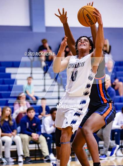 Thumbnail 3 in Grand Oaks vs College Park photogallery.