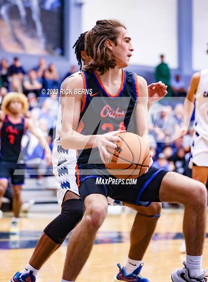 Thumbnail 1 in Grand Oaks vs College Park photogallery.