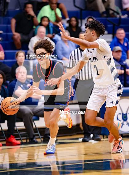 Thumbnail 3 in Grand Oaks vs College Park photogallery.