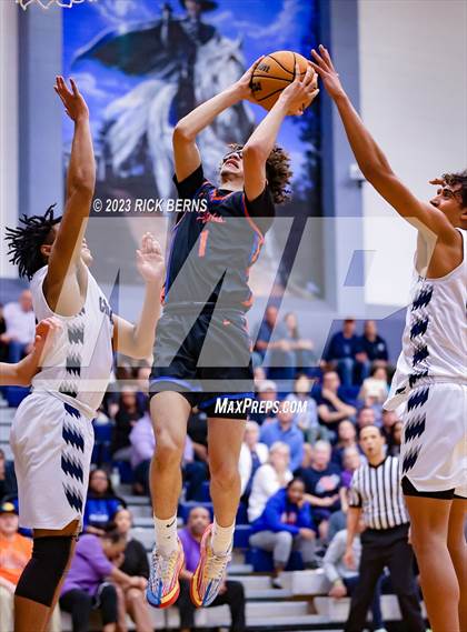 Thumbnail 2 in Grand Oaks vs College Park photogallery.