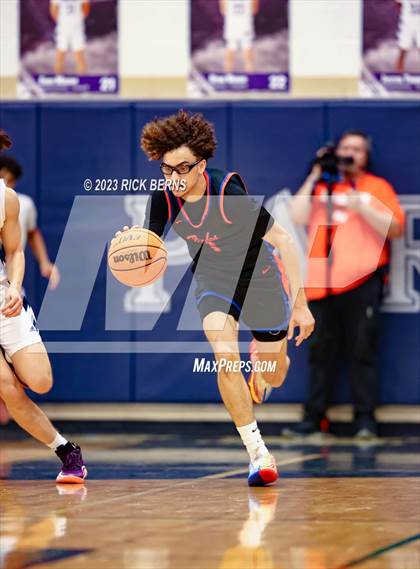 Thumbnail 1 in Grand Oaks vs College Park photogallery.