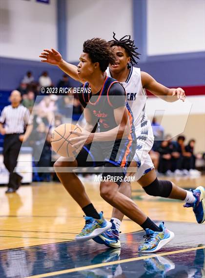 Thumbnail 3 in Grand Oaks vs College Park photogallery.