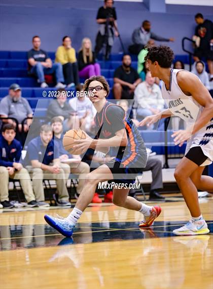 Thumbnail 2 in Grand Oaks vs College Park photogallery.