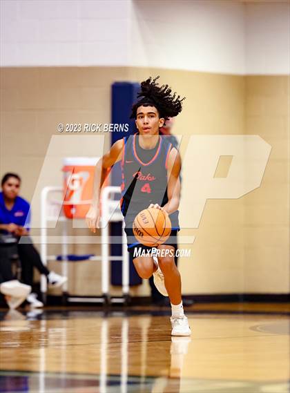 Thumbnail 3 in Grand Oaks vs College Park photogallery.