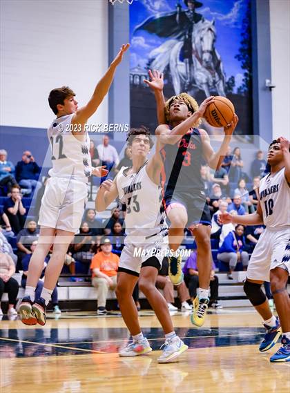 Thumbnail 2 in Grand Oaks vs College Park photogallery.