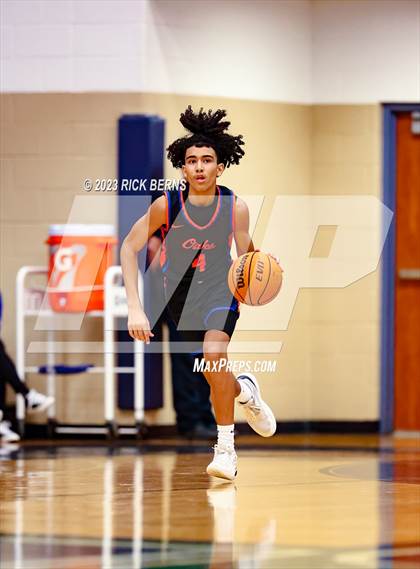 Thumbnail 2 in Grand Oaks vs College Park photogallery.
