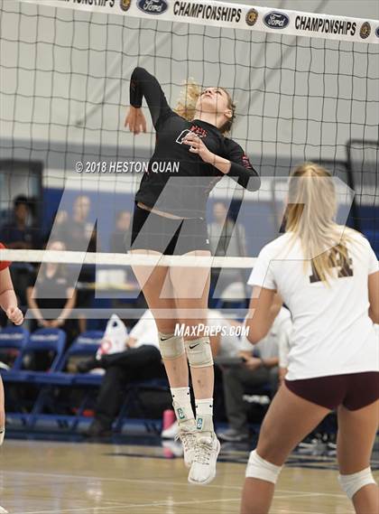 Thumbnail 1 in Laguna Beach vs. Village Christian (CIF-SS D3 Final) photogallery.