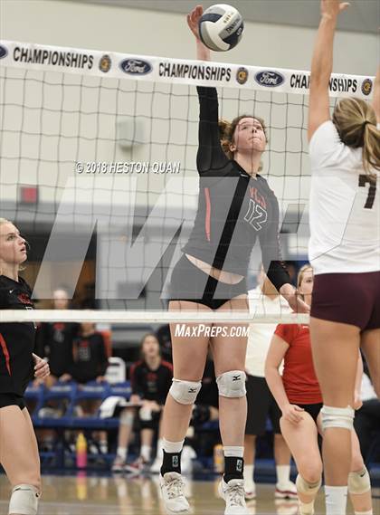 Thumbnail 1 in Laguna Beach vs. Village Christian (CIF-SS D3 Final) photogallery.