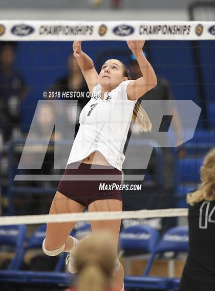 Thumbnail 3 in Laguna Beach vs. Village Christian (CIF-SS D3 Final) photogallery.