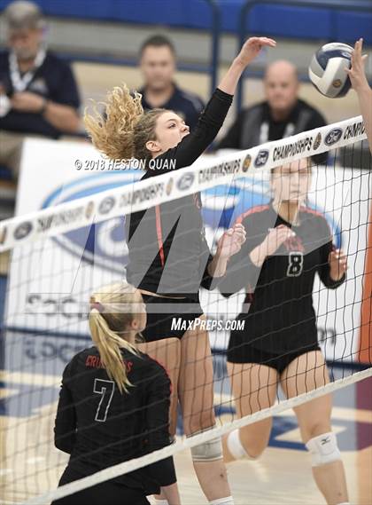 Thumbnail 1 in Laguna Beach vs. Village Christian (CIF-SS D3 Final) photogallery.