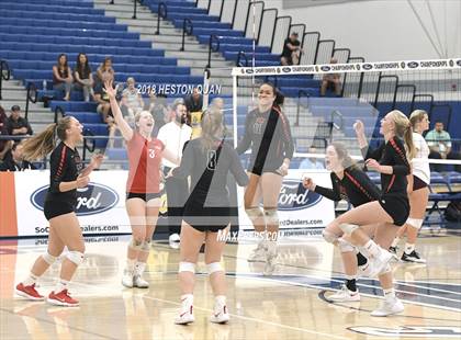 Thumbnail 1 in Laguna Beach vs. Village Christian (CIF-SS D3 Final) photogallery.