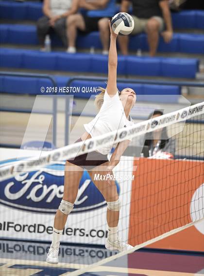 Thumbnail 1 in Laguna Beach vs. Village Christian (CIF-SS D3 Final) photogallery.
